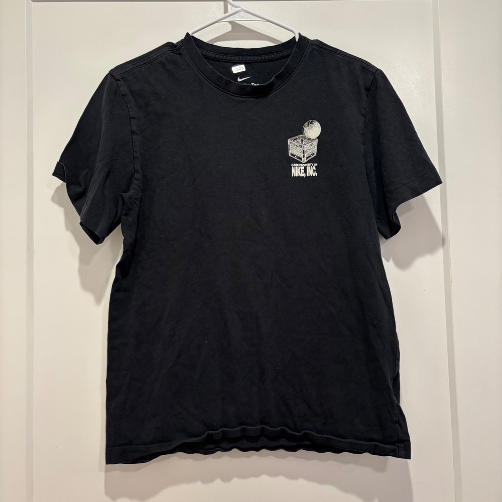 Nike Inc Basketball Milk Crate Graphic T-Shirt Black Mens Small